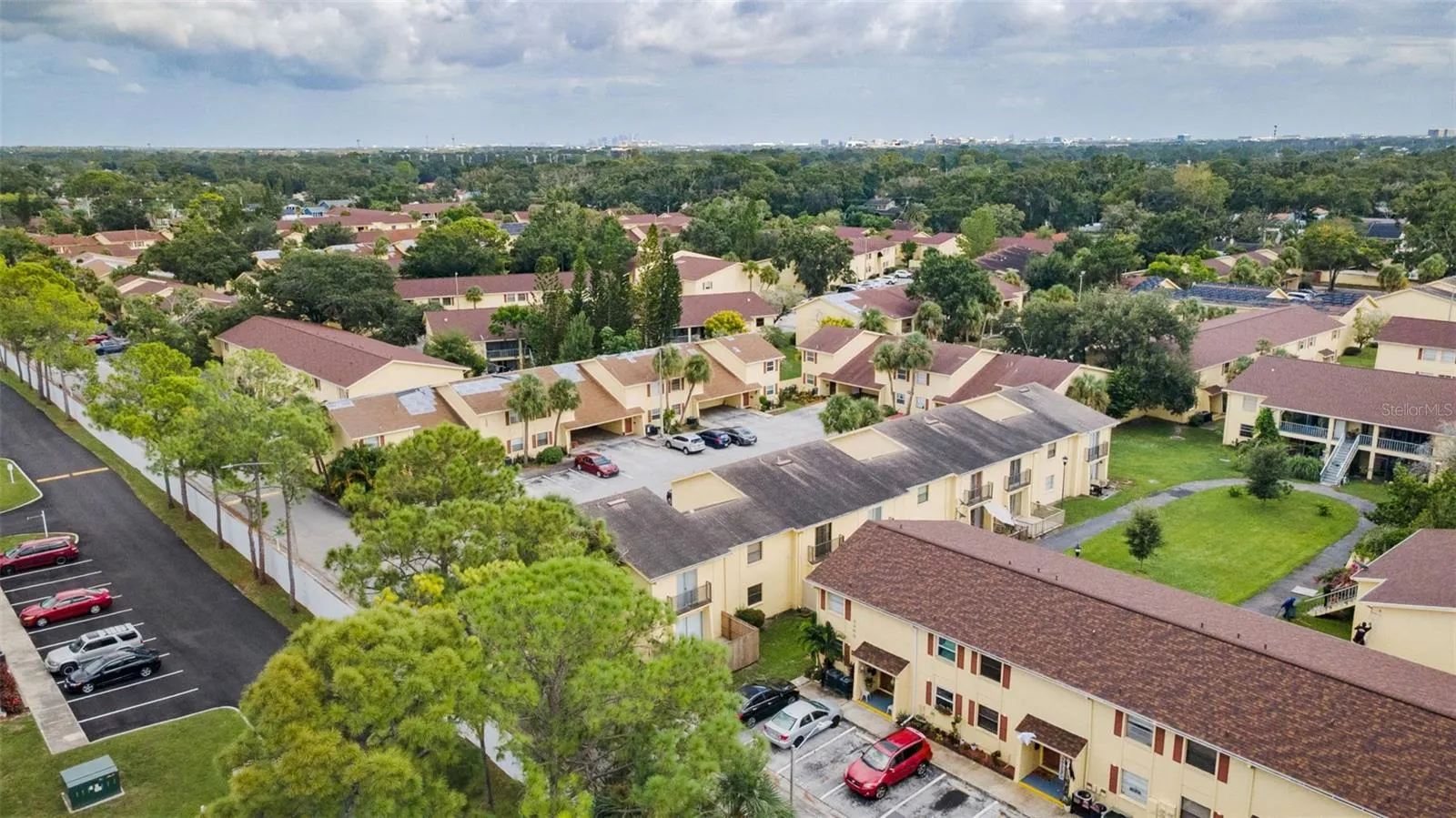 7616 LA MESITA CT