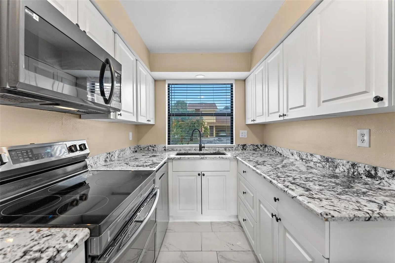 7616 LA MESITA CT