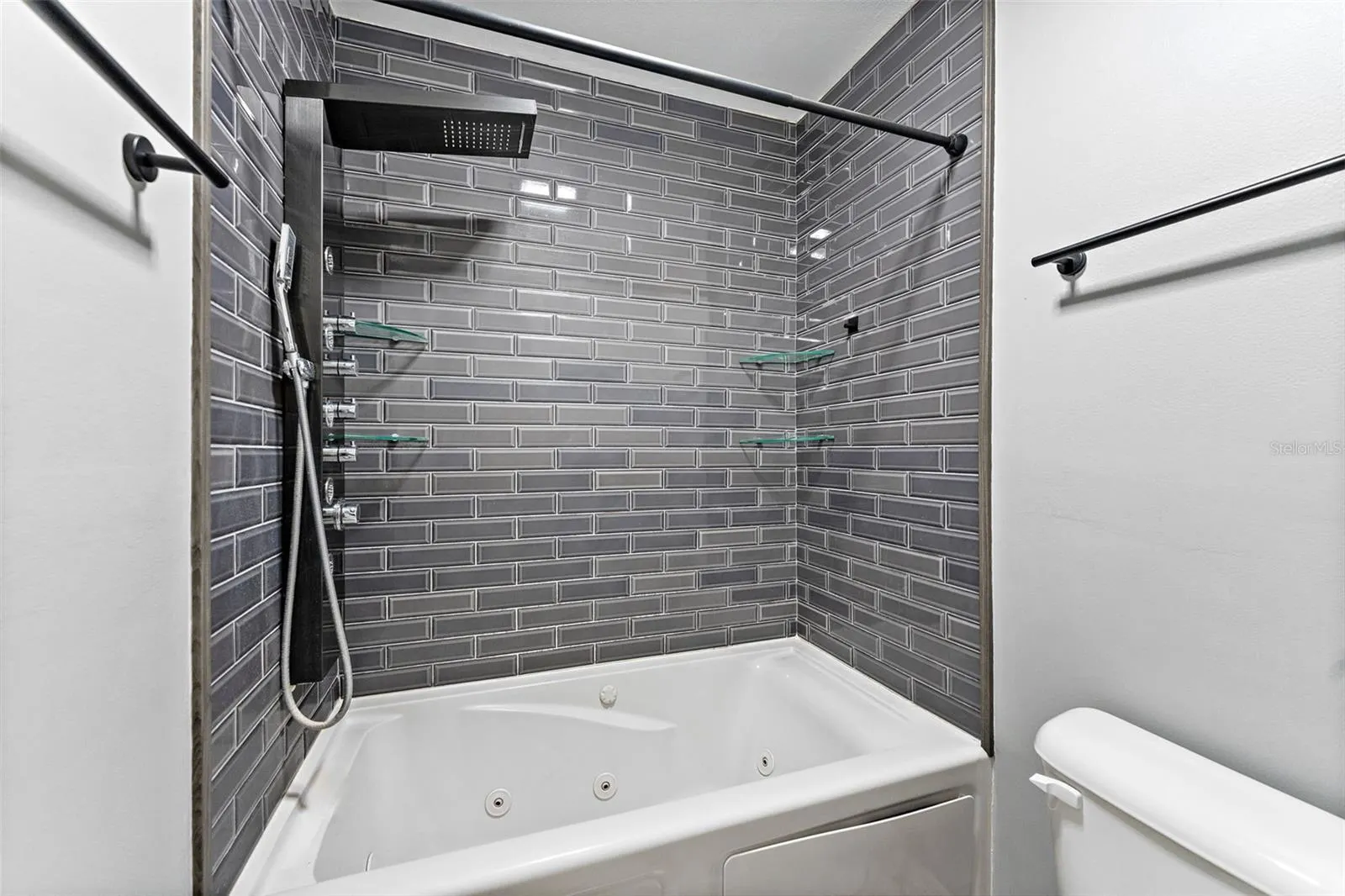 7616 LA MESITA CT
