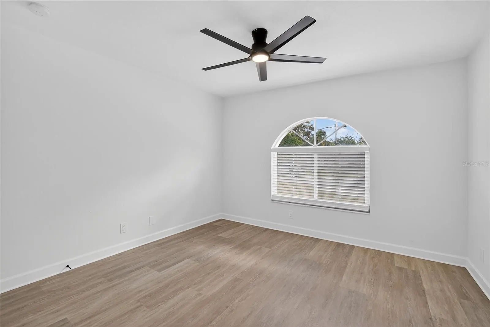 1140 LA SALLE ST