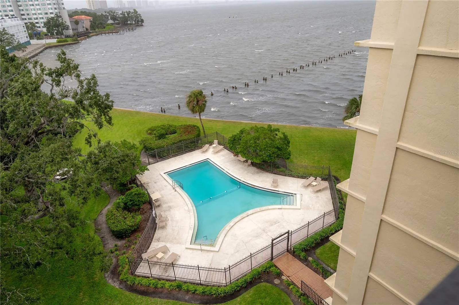 5020 BAYSHORE BLVD #702, #702
