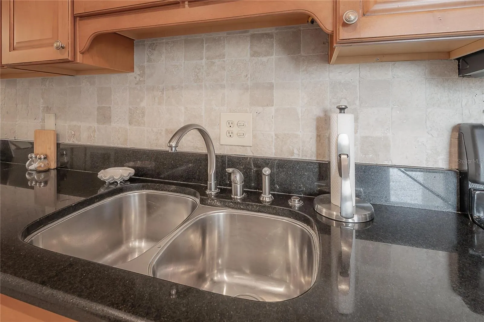 5020 BAYSHORE BLVD #702, #702