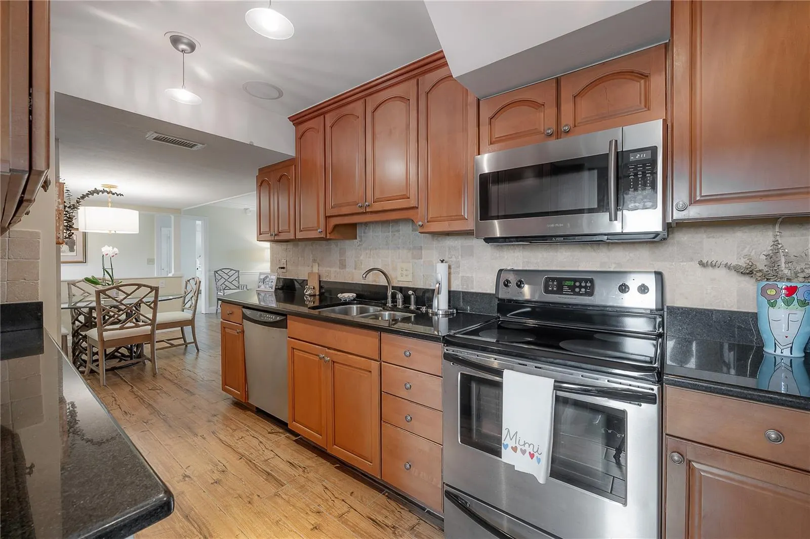 5020 BAYSHORE BLVD #702, #702
