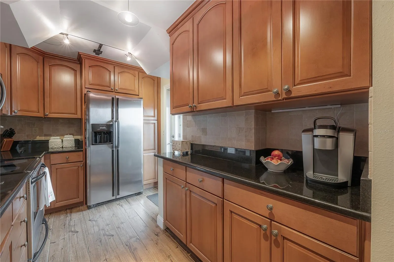 5020 BAYSHORE BLVD #702, #702