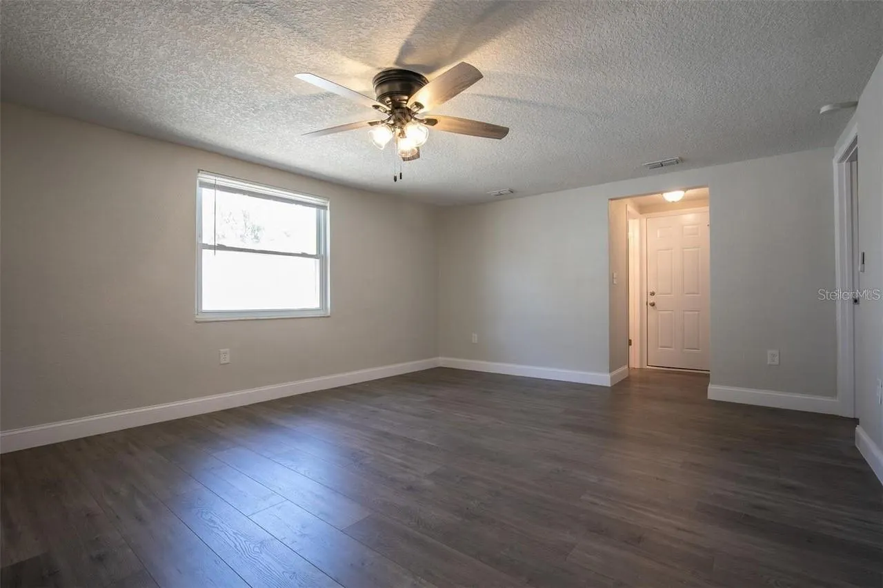 7144 FAIRFAX DR
