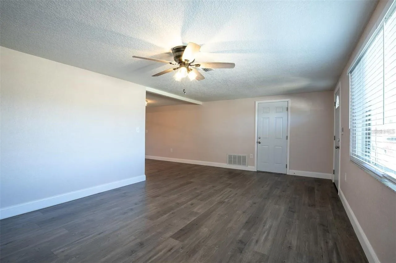 7144 FAIRFAX DR