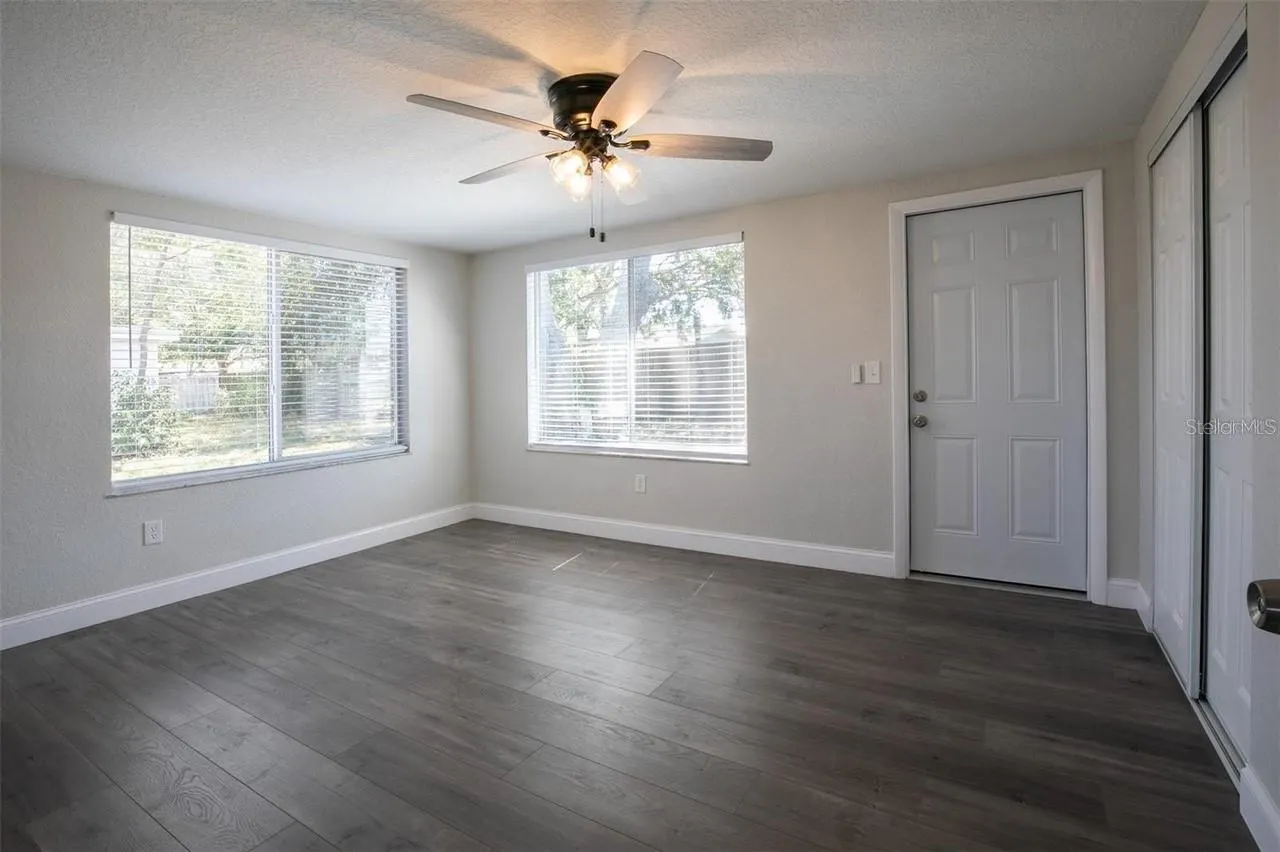 7144 FAIRFAX DR