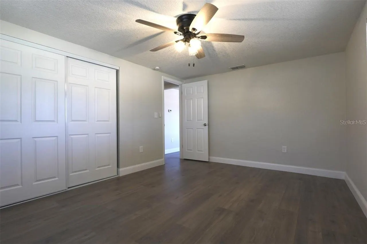 7144 FAIRFAX DR