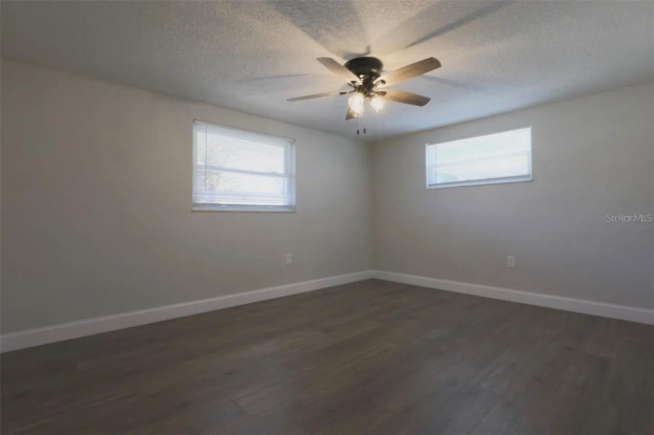 7144 FAIRFAX DR