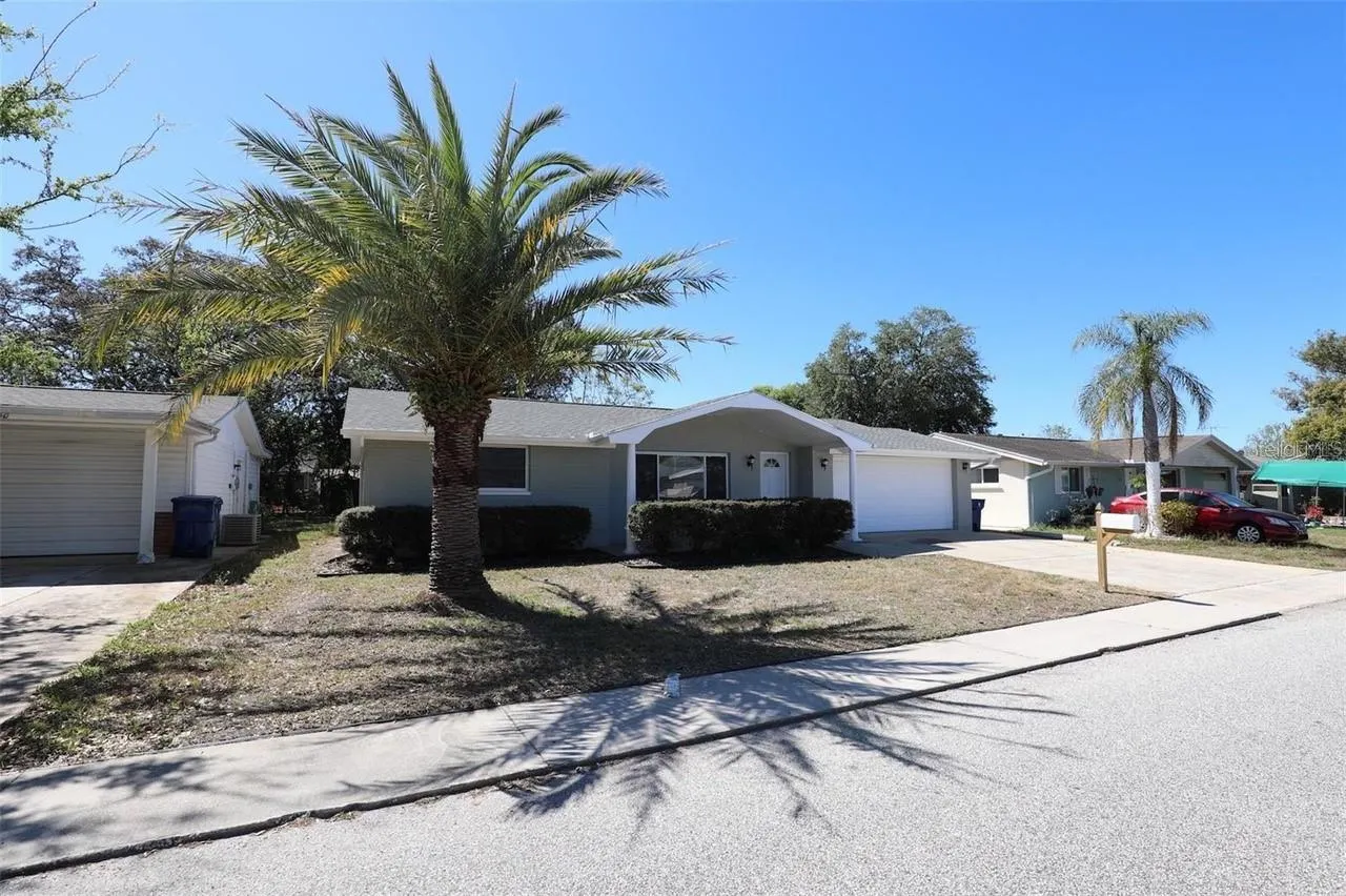 7144 FAIRFAX DR