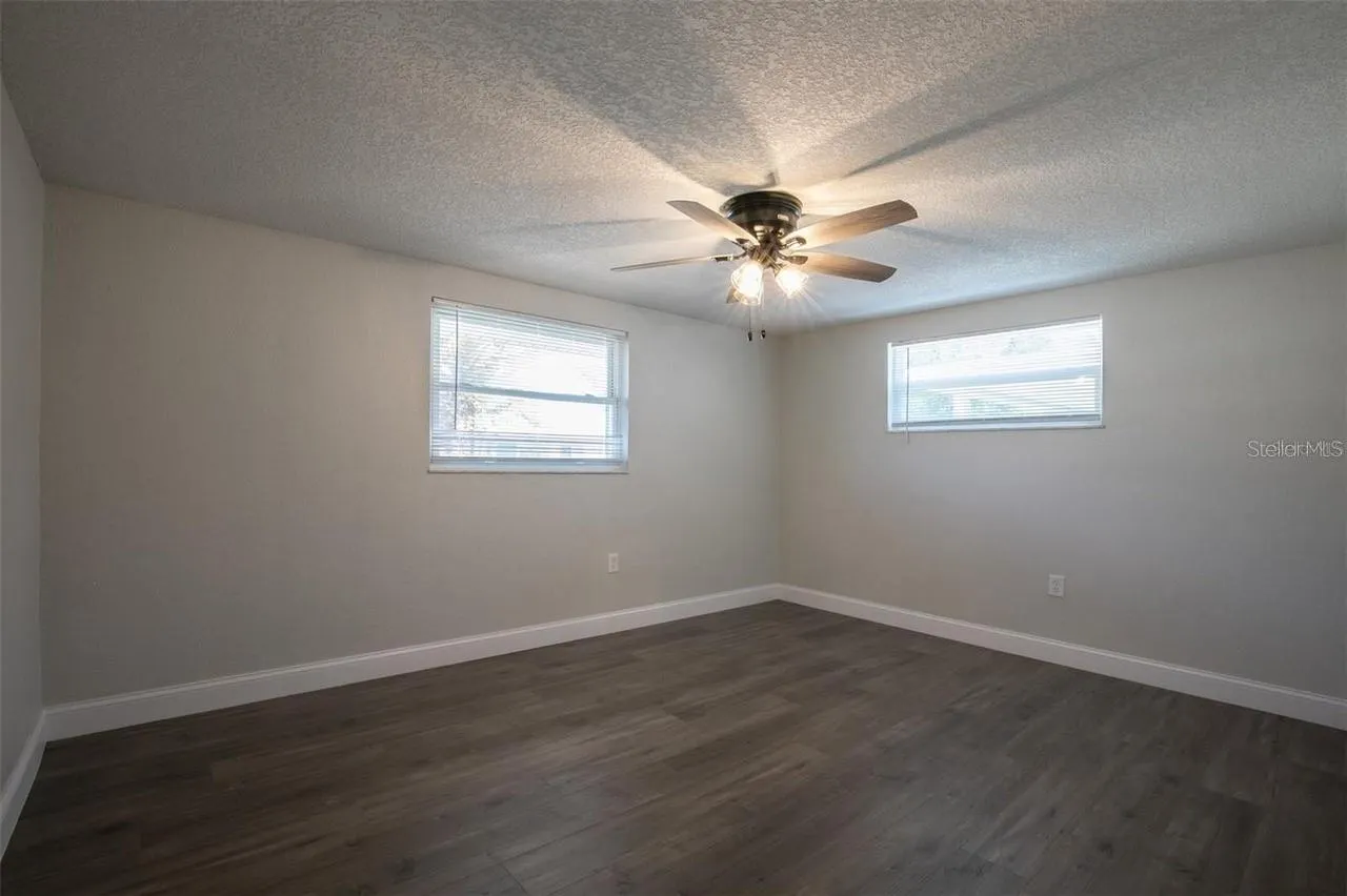 7144 FAIRFAX DR