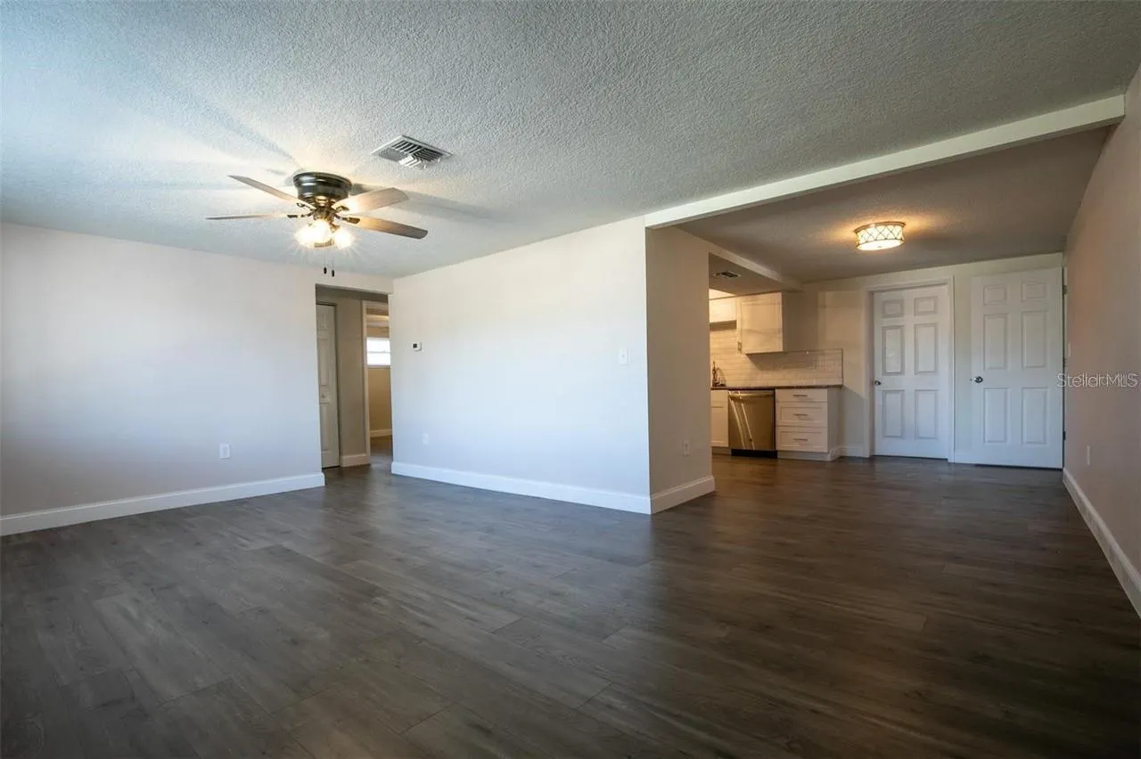 7144 FAIRFAX DR
