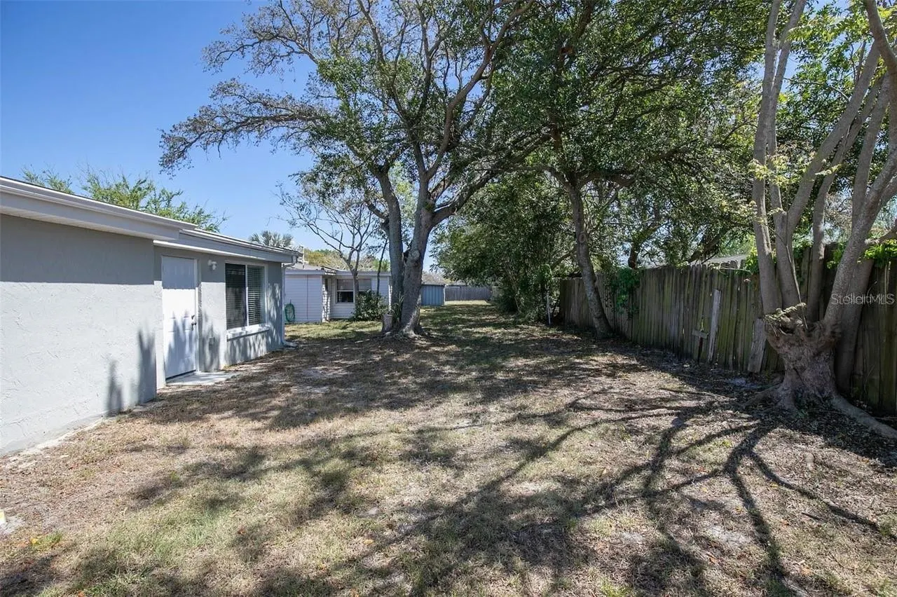 7144 FAIRFAX DR
