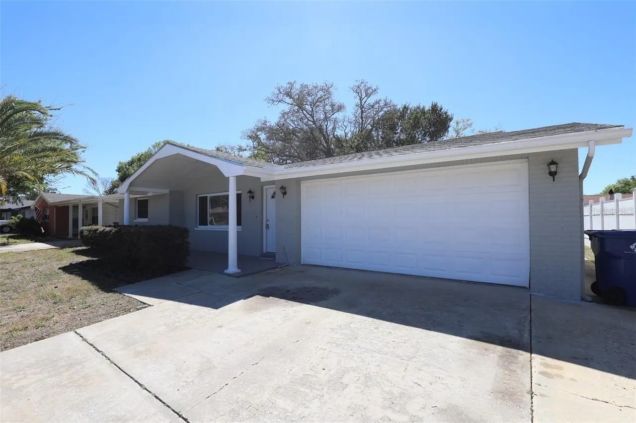 7144 FAIRFAX DR