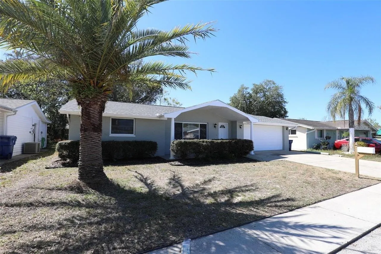 7144 FAIRFAX DR
