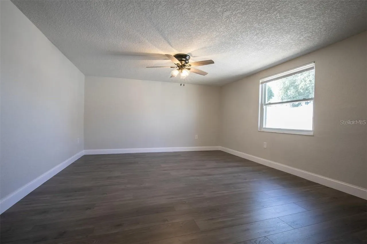 7144 FAIRFAX DR