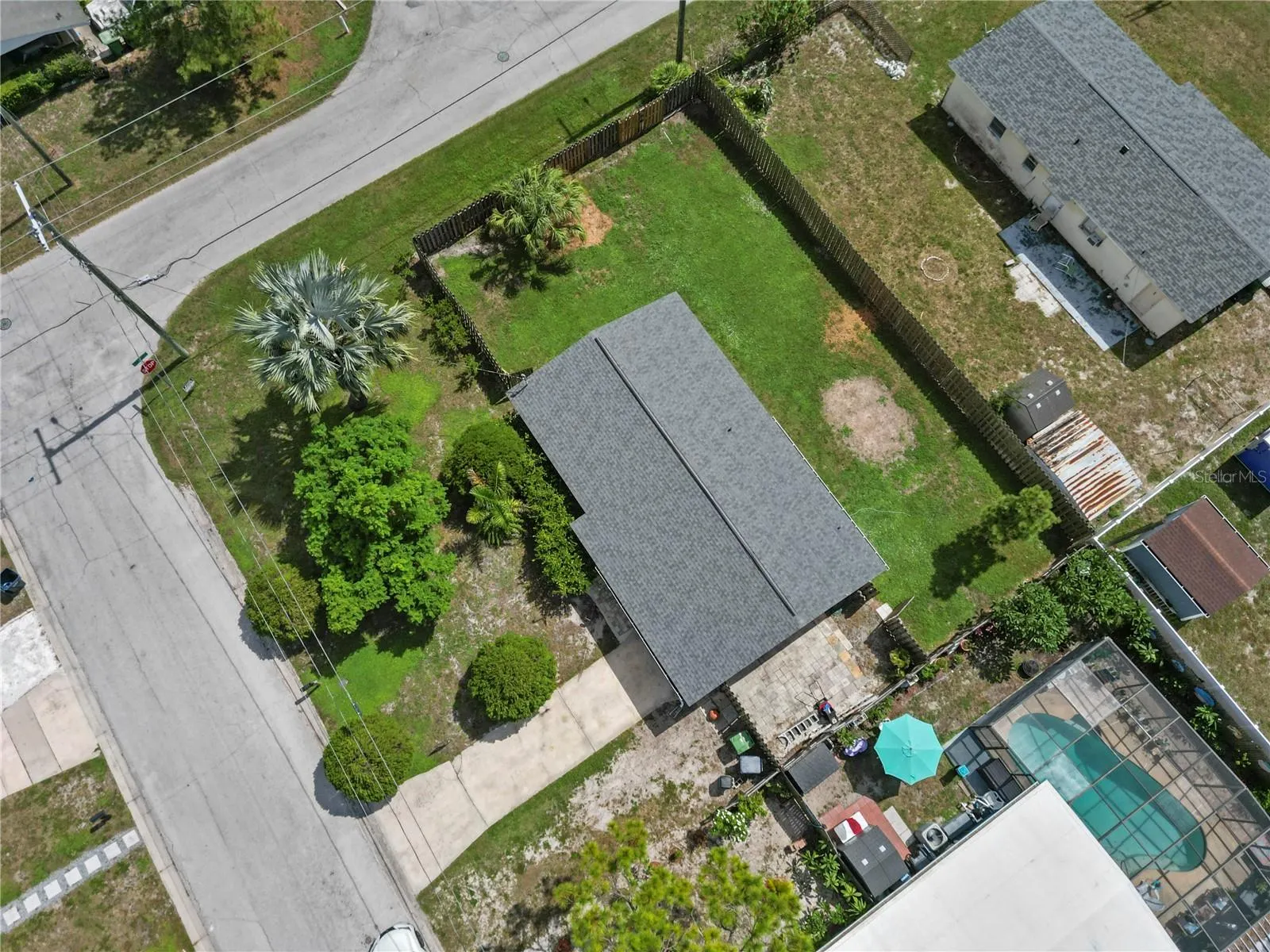 3202 W ROGERS AVE