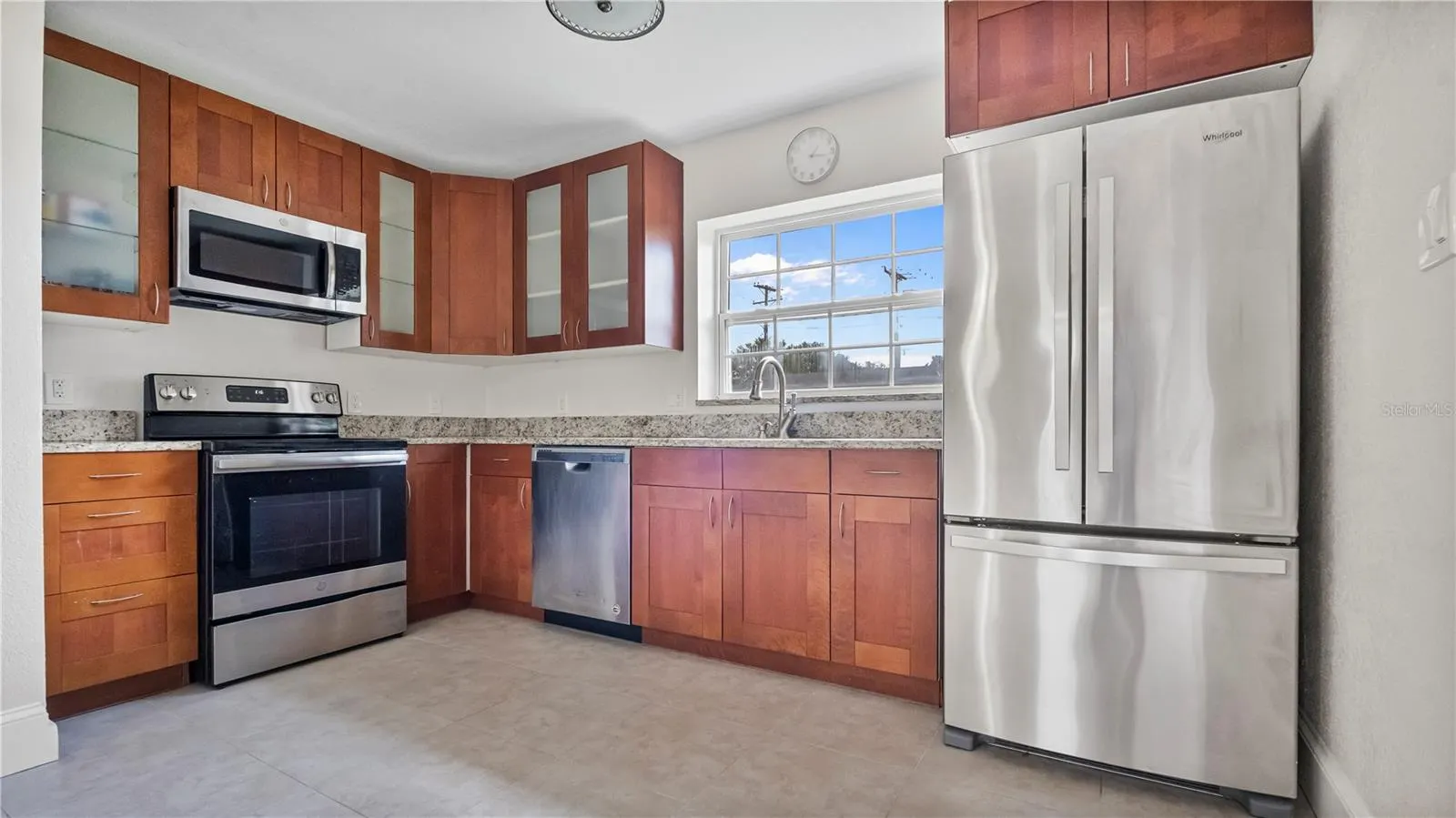 3202 W ROGERS AVE
