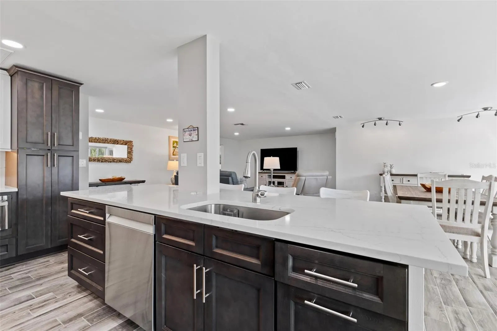 380 CORONADO DR