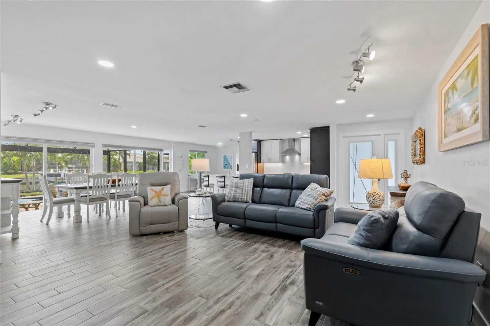 380 CORONADO DR