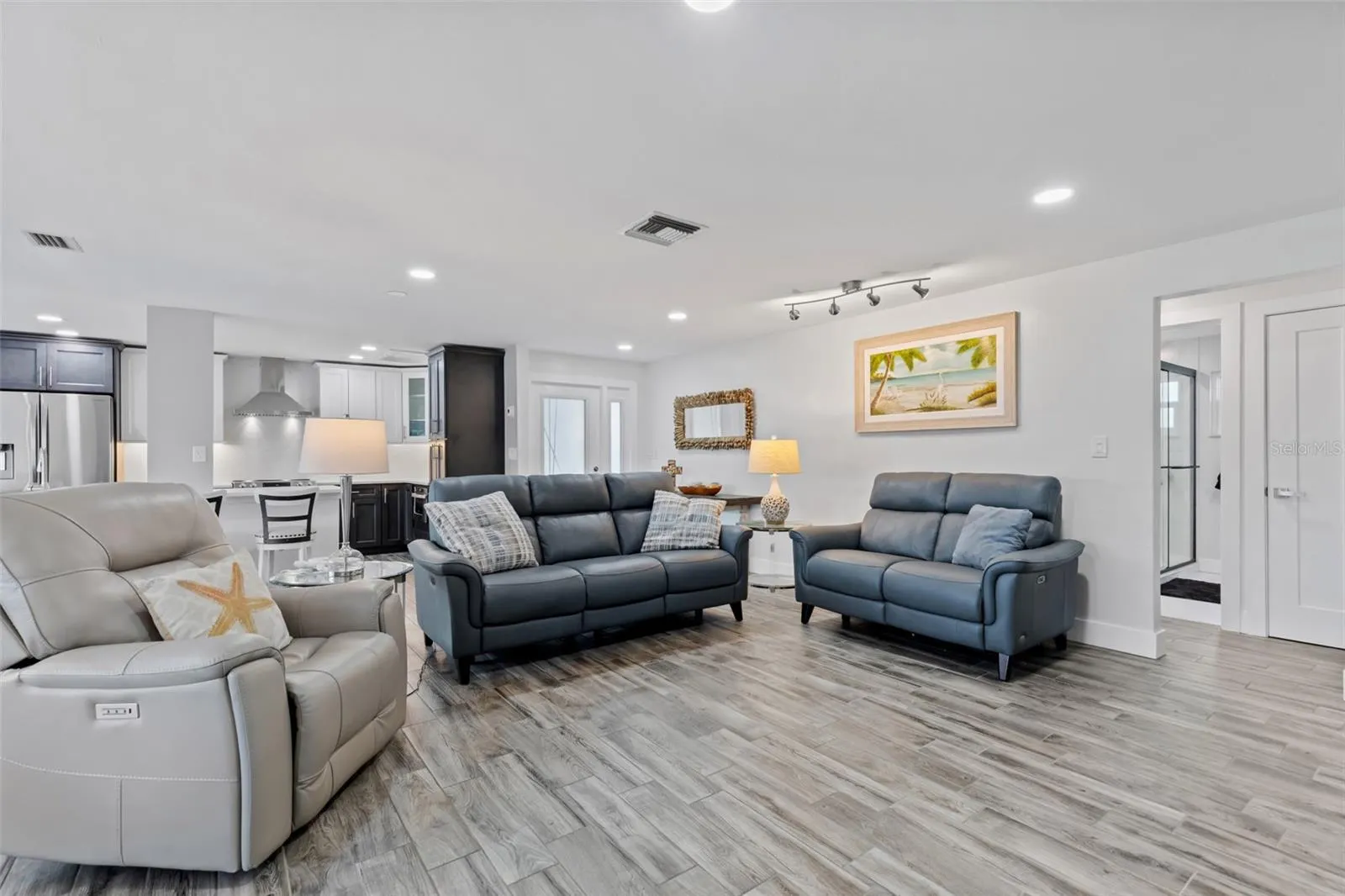 380 CORONADO DR
