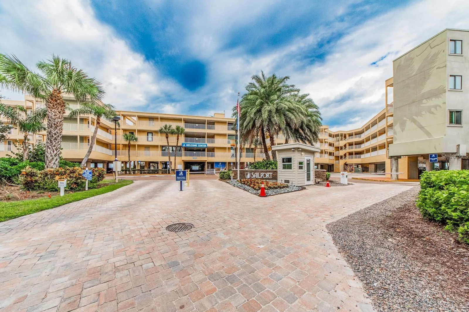 2506 N ROCKY POINT DR #237, #237