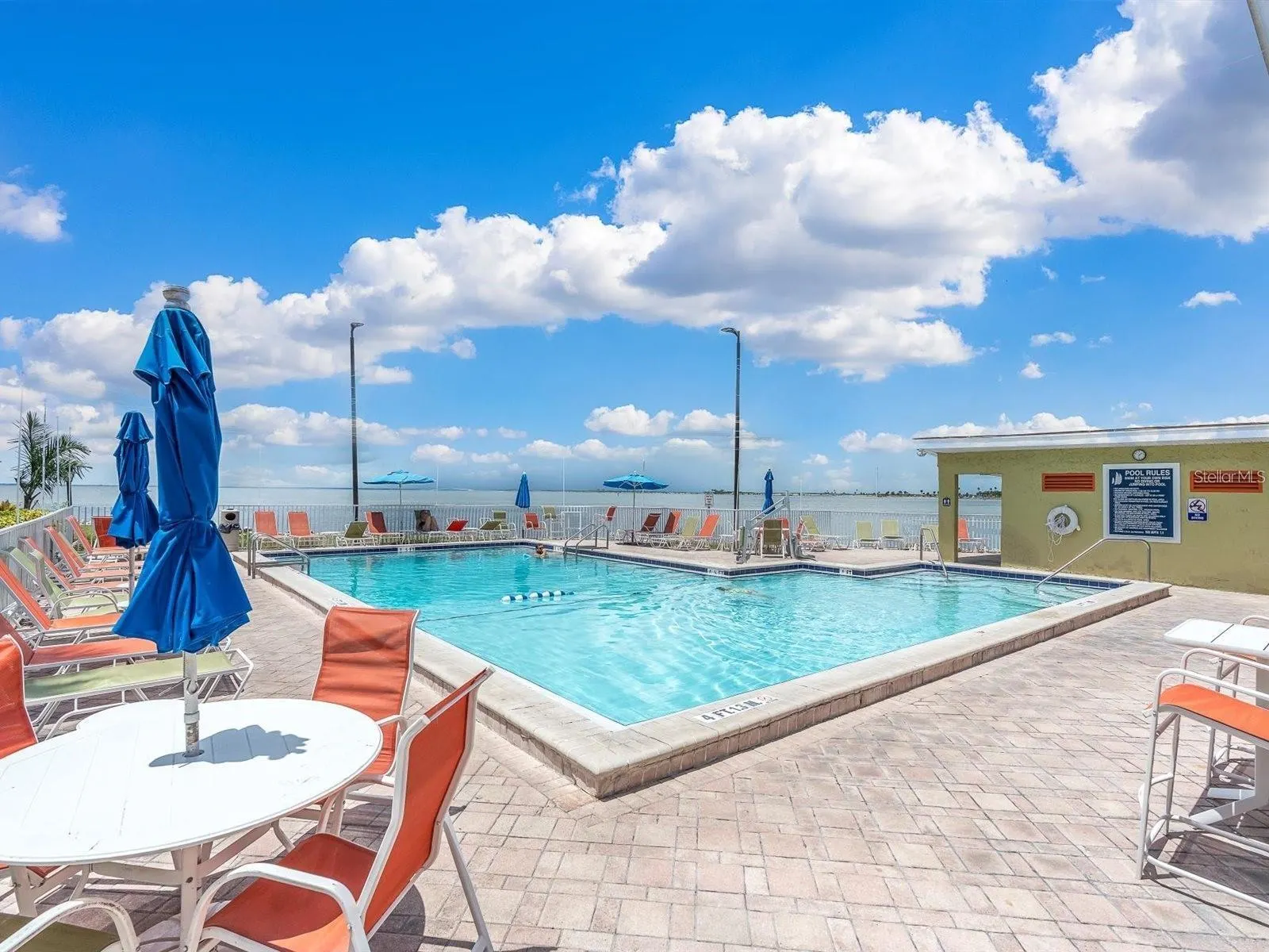 2506 N ROCKY POINT DR #237, #237