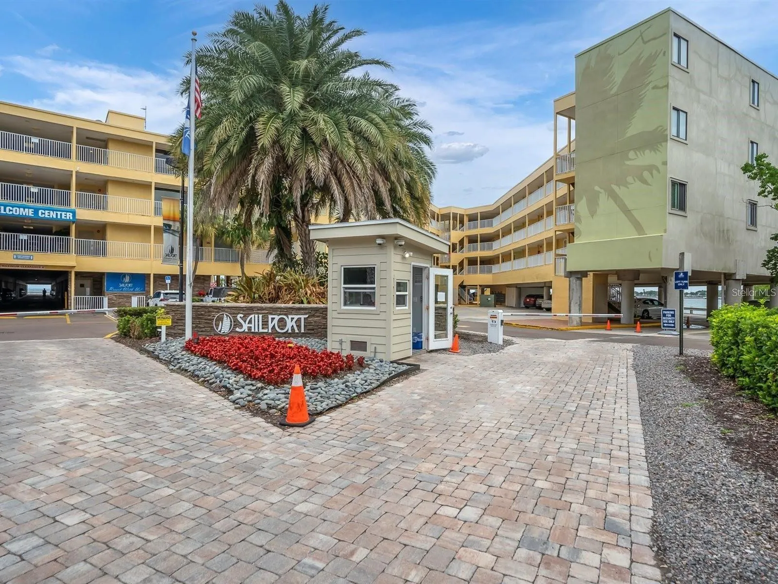 2506 N ROCKY POINT DR #237, #237