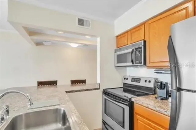 2506 N ROCKY POINT DR #237, #237