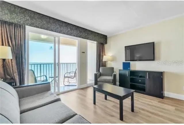 2506 N ROCKY POINT DR #237, #237
