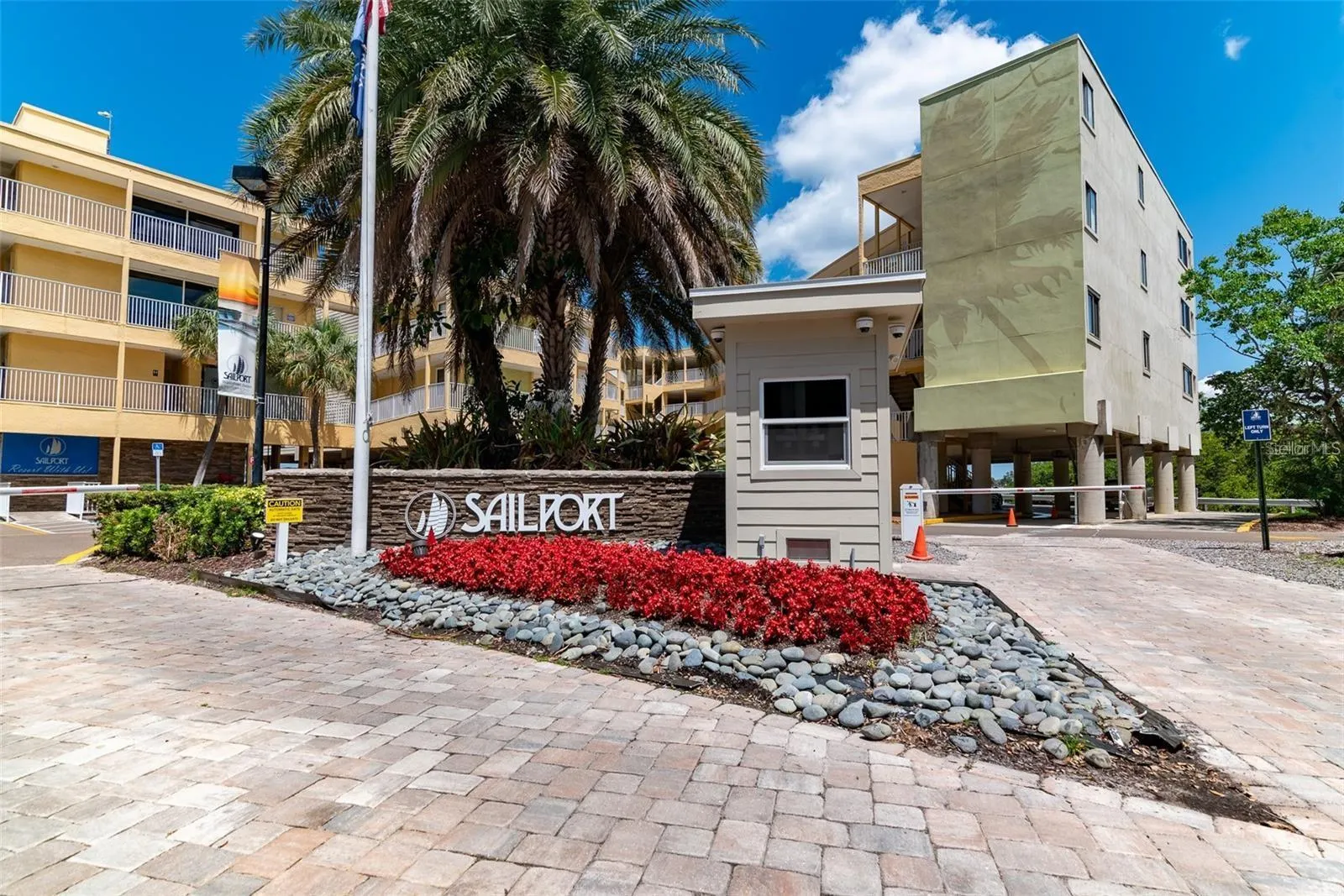 2506 N ROCKY POINT DR #237, #237