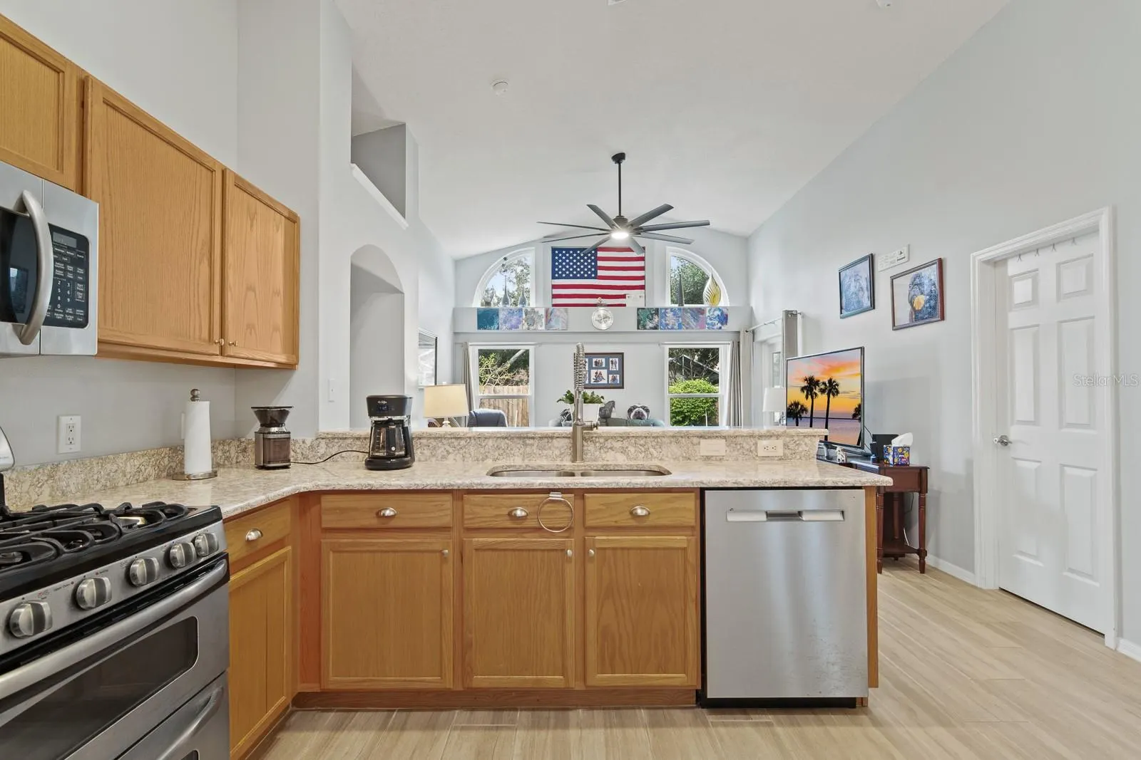 7126 COLONY POINTE DR