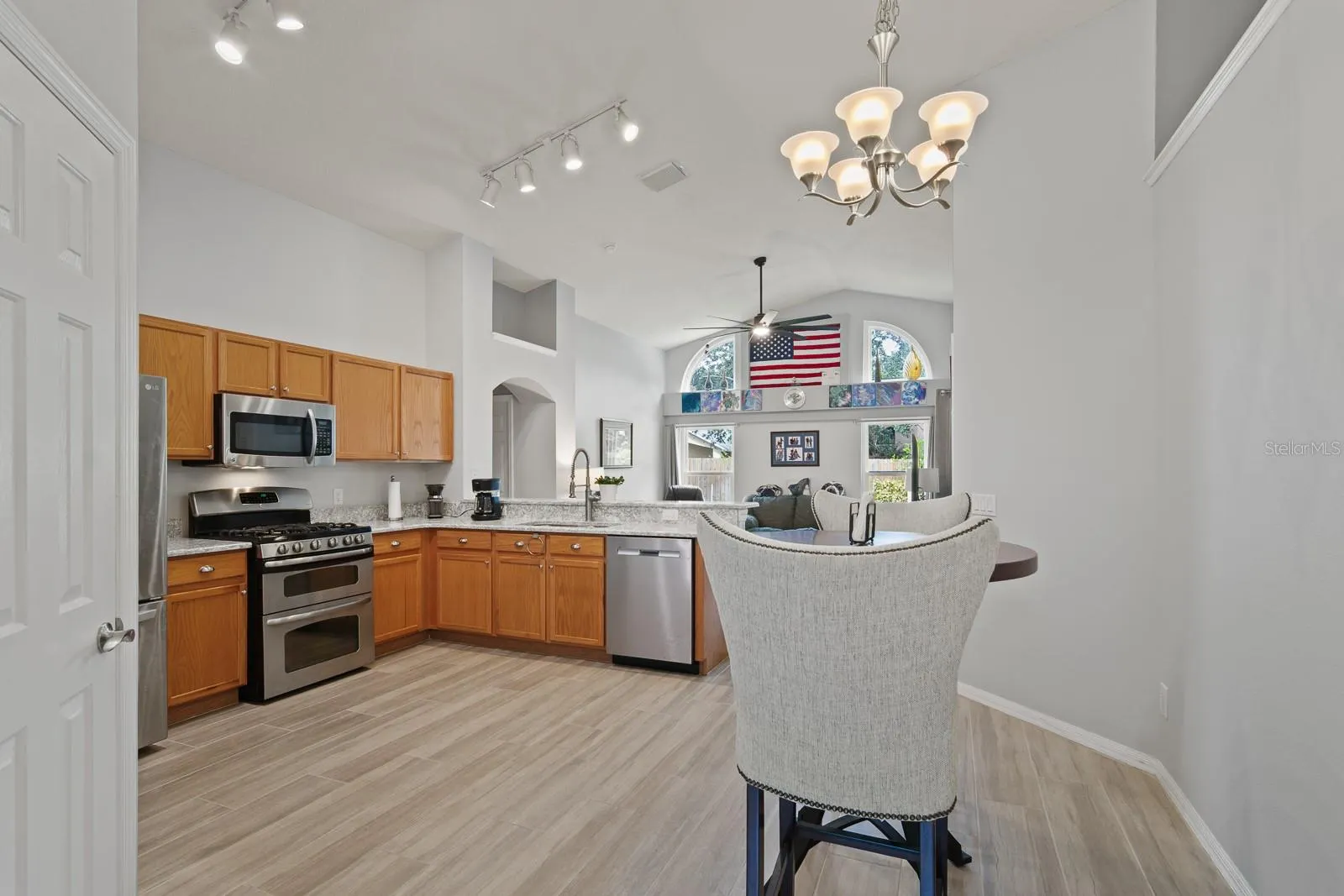 7126 COLONY POINTE DR
