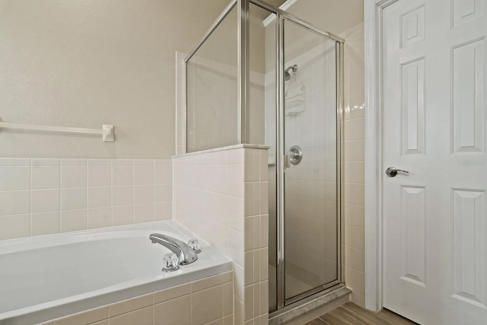 7126 COLONY POINTE DR