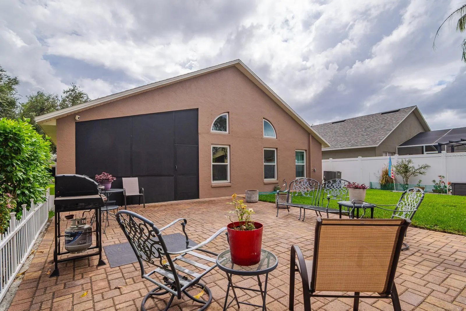 7126 COLONY POINTE DR