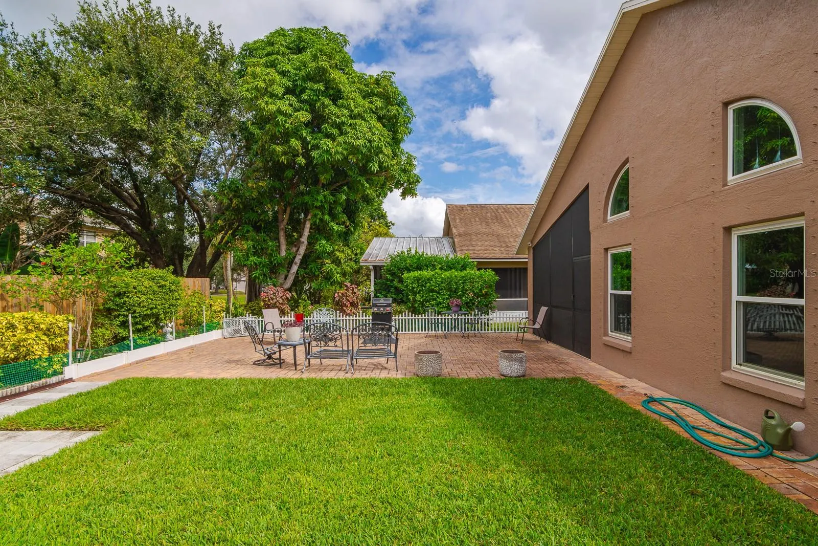 7126 COLONY POINTE DR