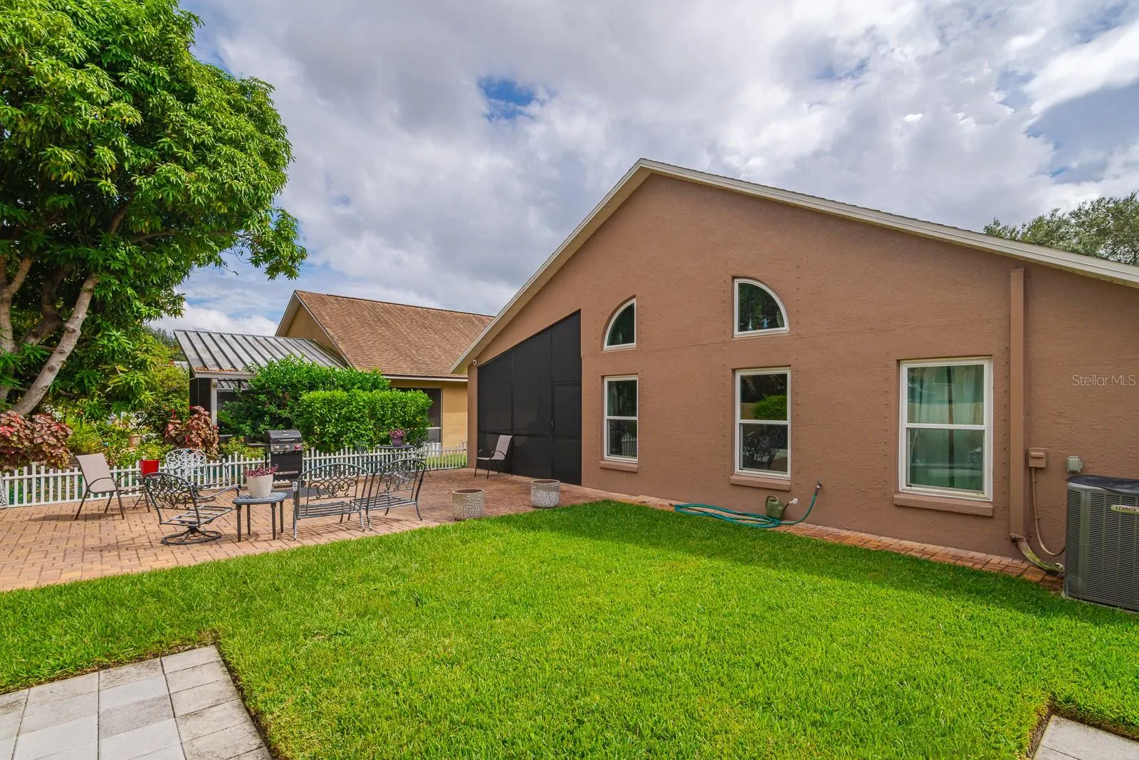 7126 COLONY POINTE DR