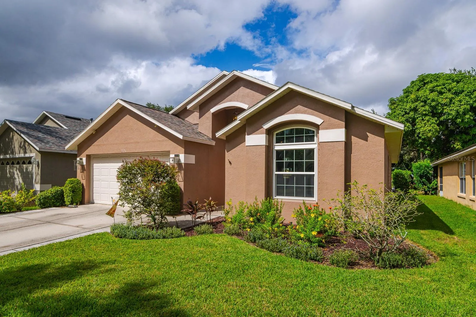7126 COLONY POINTE DR