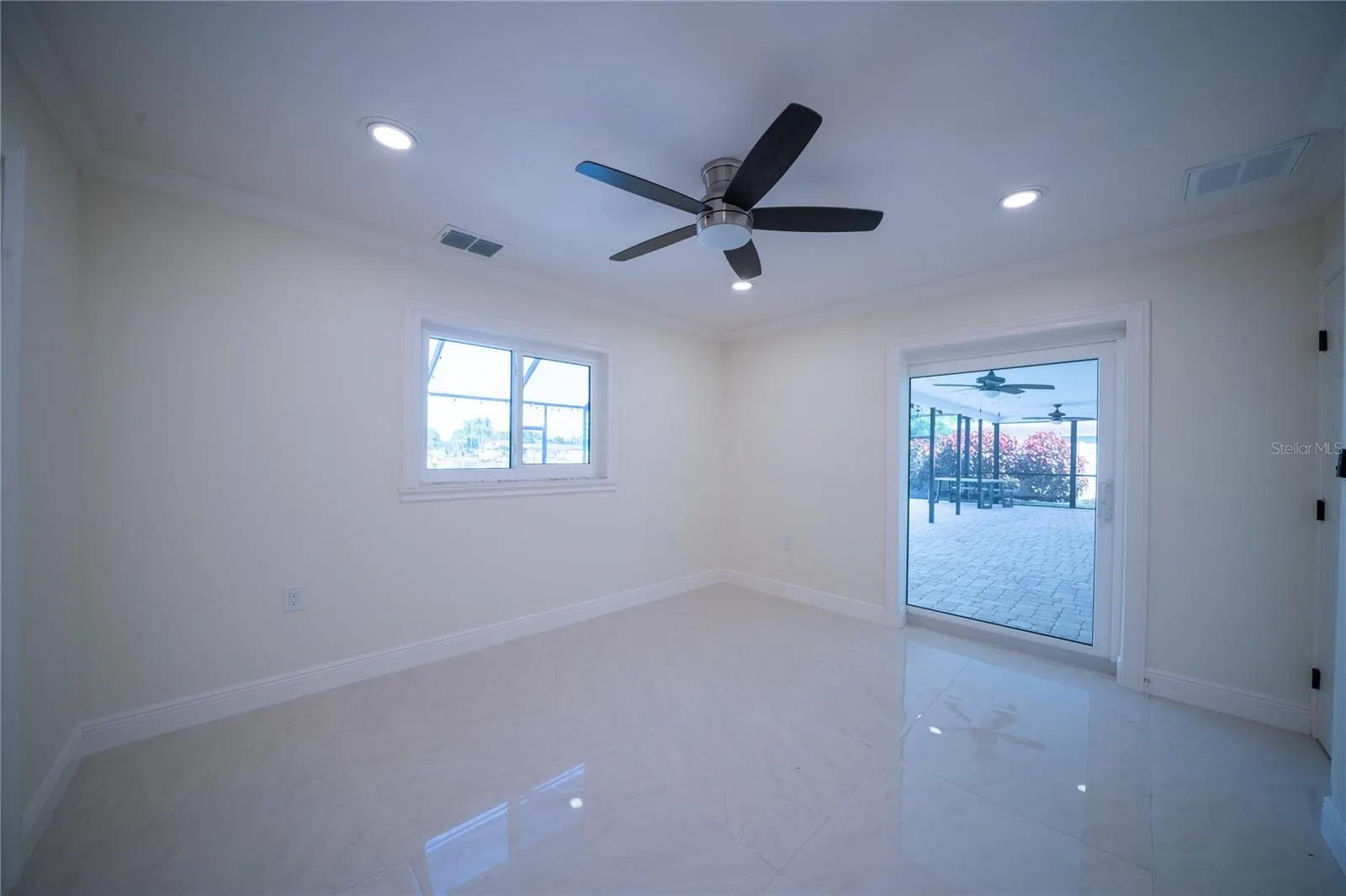 5119 VENETIAN BLVD NE
