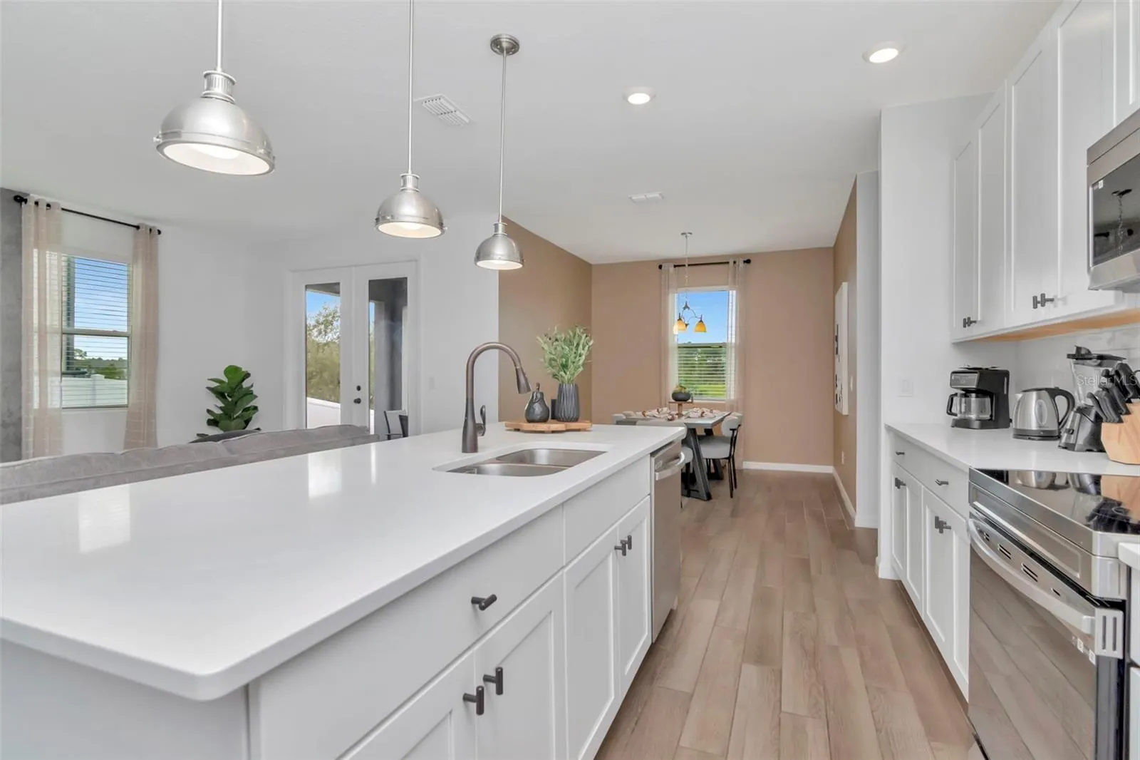 2260 DERWENT DR