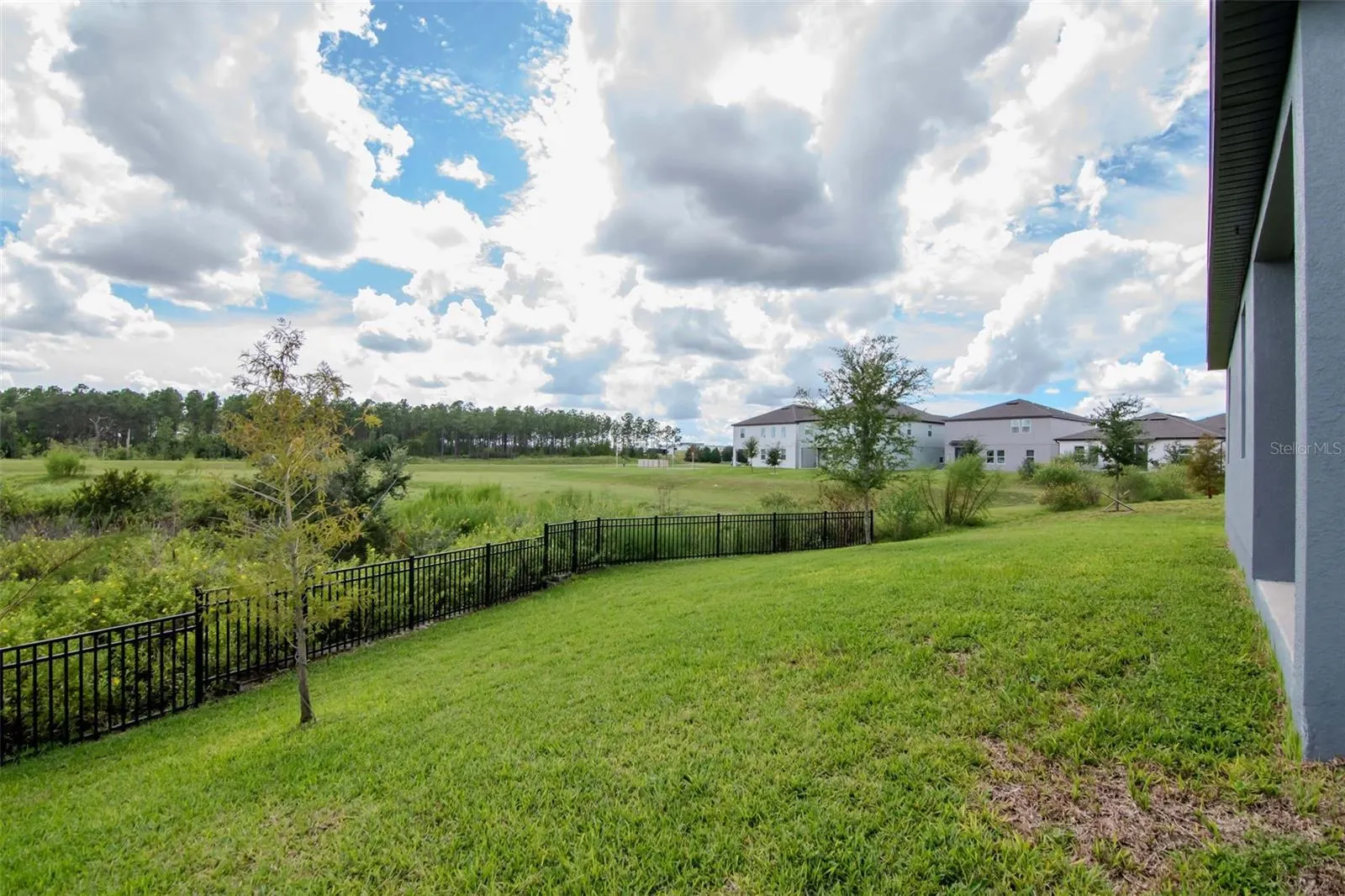 2260 DERWENT DR