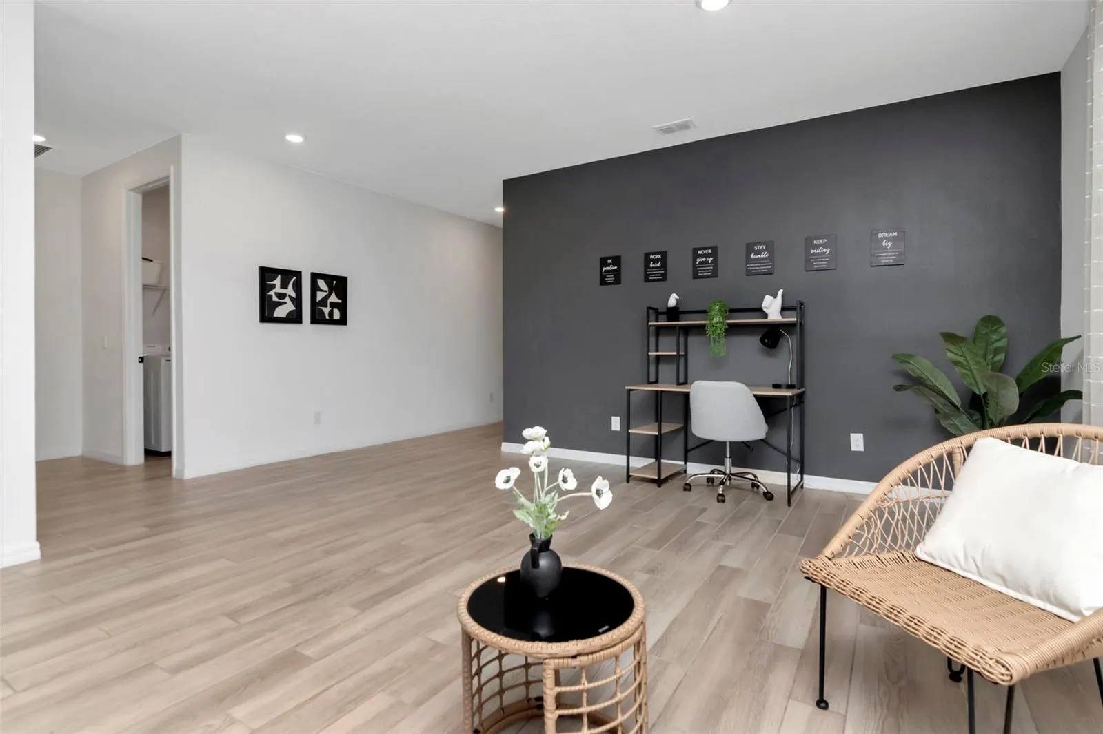 2260 DERWENT DR