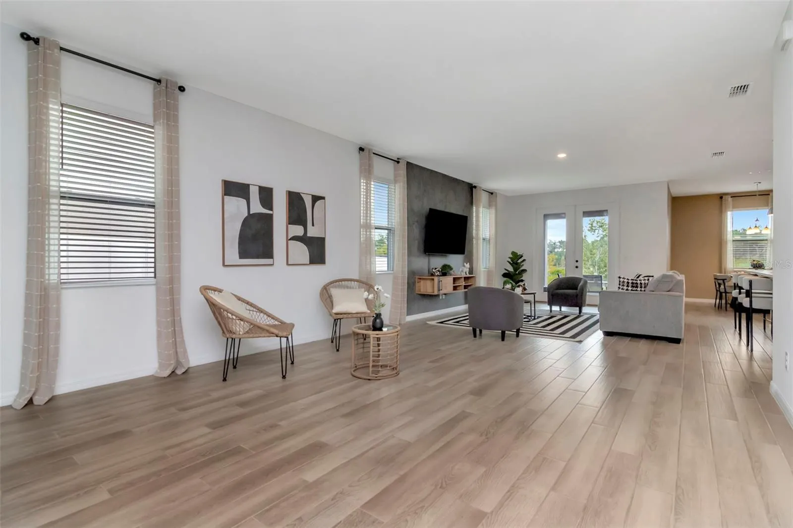 2260 DERWENT DR