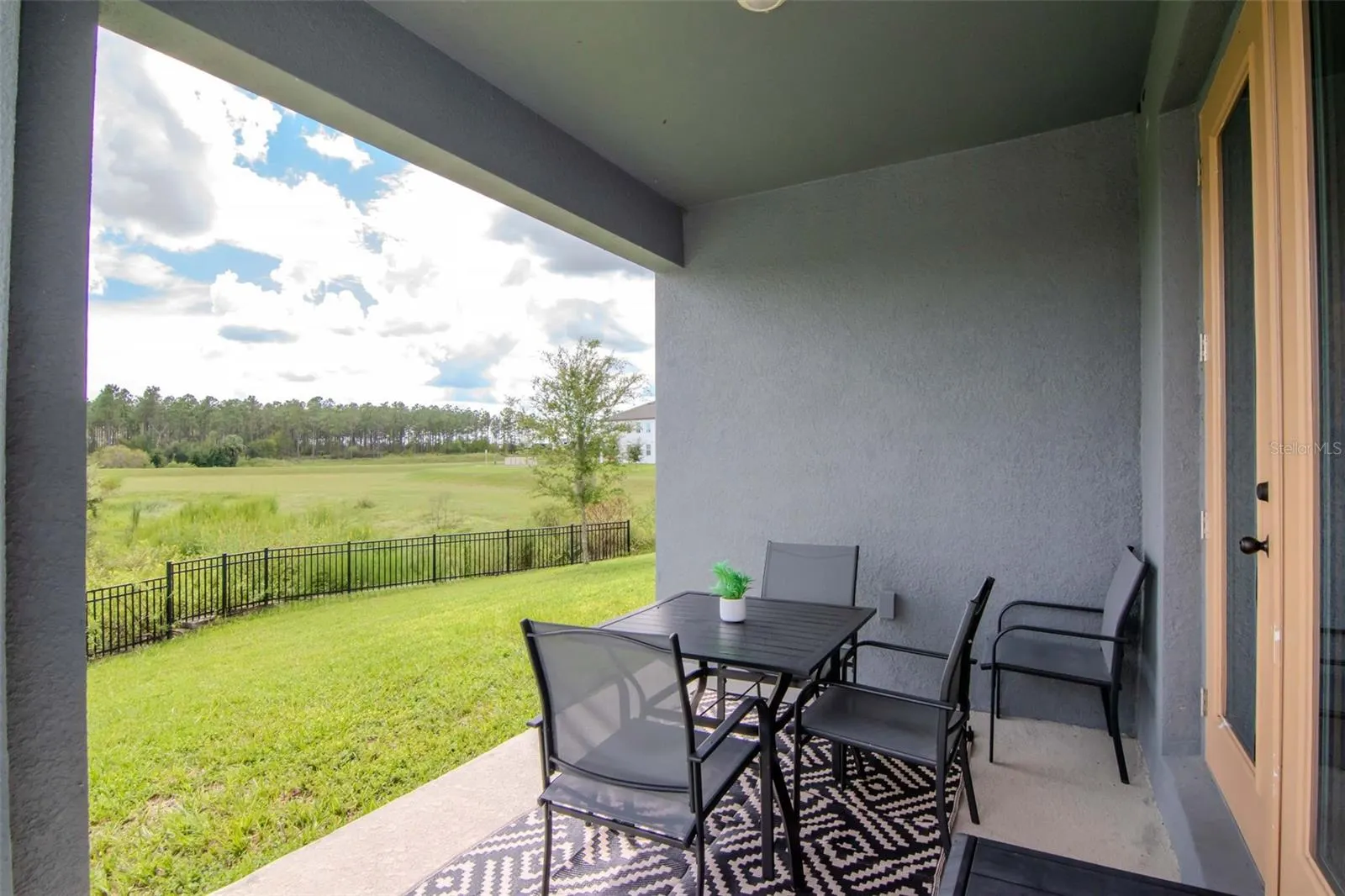2260 DERWENT DR
