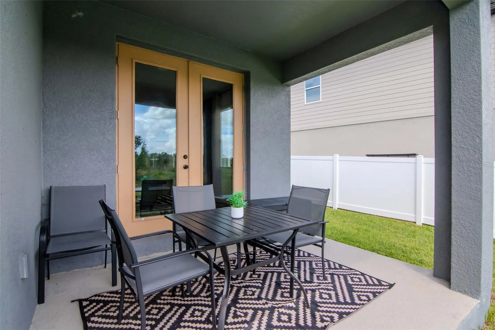 2260 DERWENT DR
