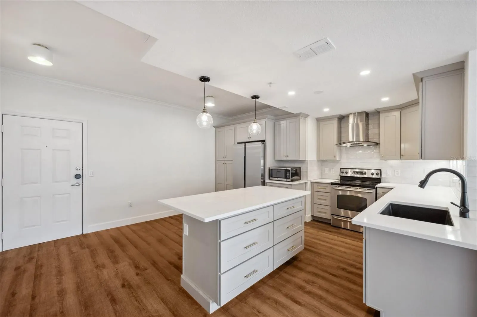 501 KNIGHTS RUN AVE #1206, #1206