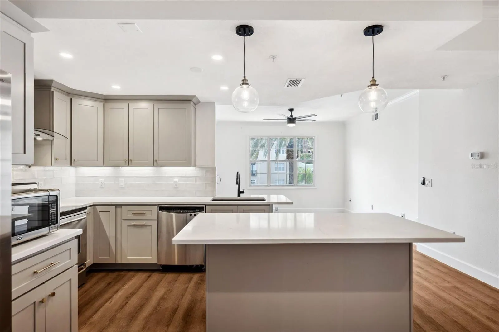 501 KNIGHTS RUN AVE #1206, #1206