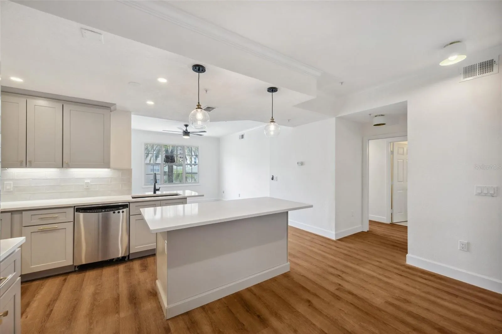501 KNIGHTS RUN AVE #1206, #1206