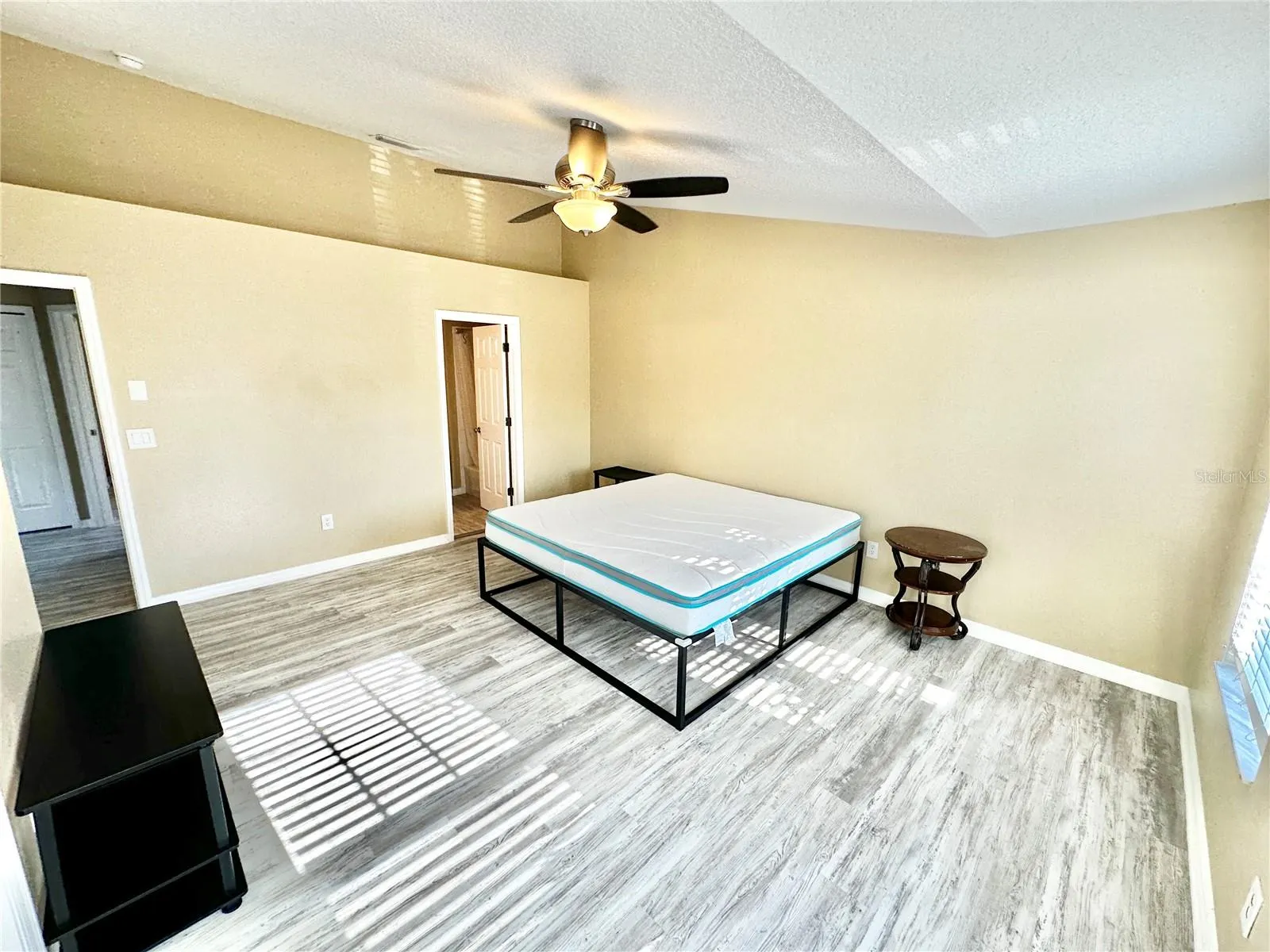 12249 COUNTRY WHITE CIR