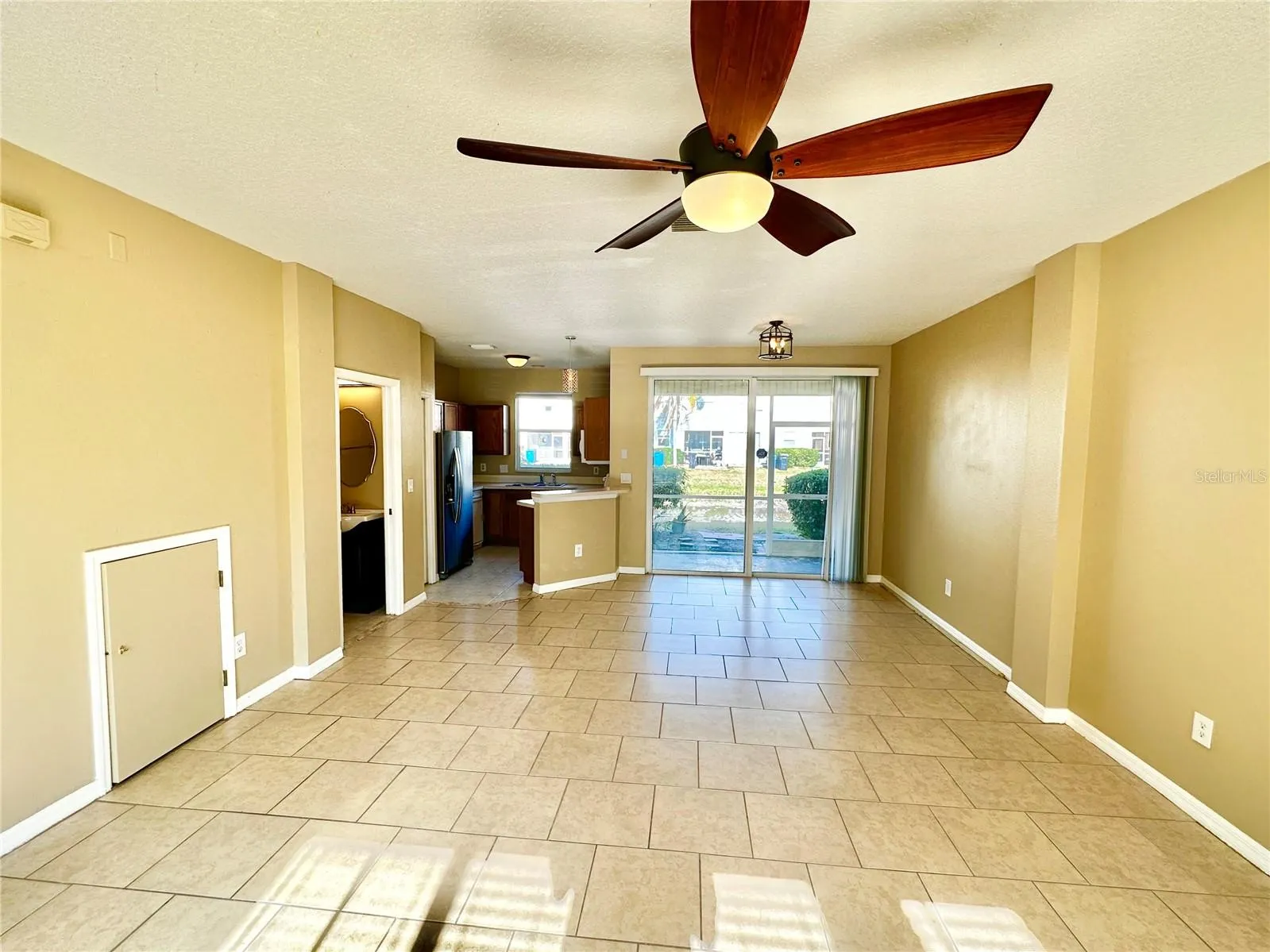 12249 COUNTRY WHITE CIR